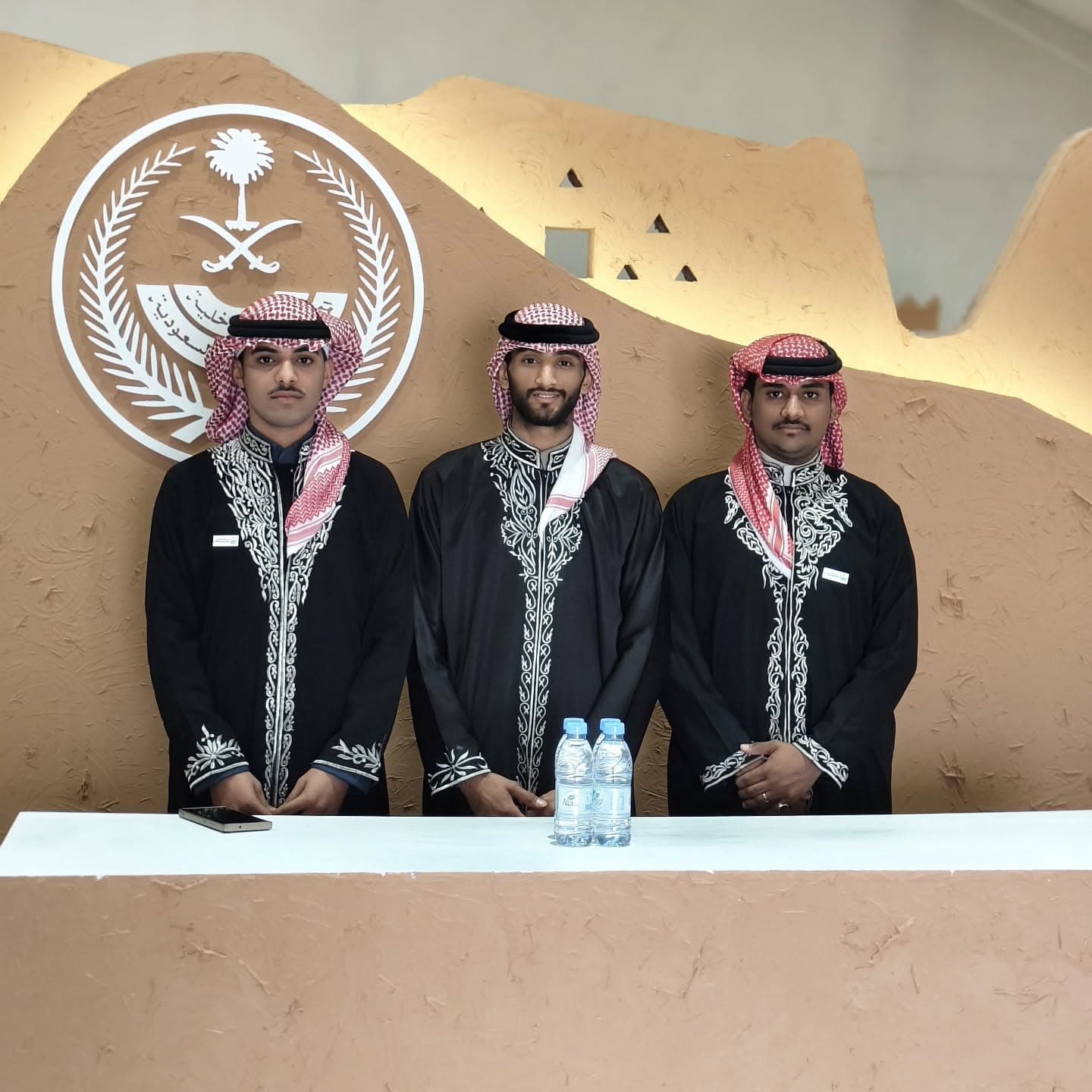 صبابين قهوه الرياض لخدمة الضيافة العربية في الحفلات والمناسبات